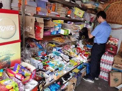 開學季亮劍！校園周邊“黑心店”煎炸過期食品被查處